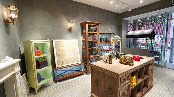 二手奢侈品交易是门靠谱生意吗？有人身陷困境，有人融资过亿……