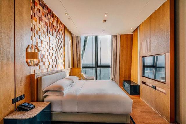 海南海花岛希尔顿酒店开业