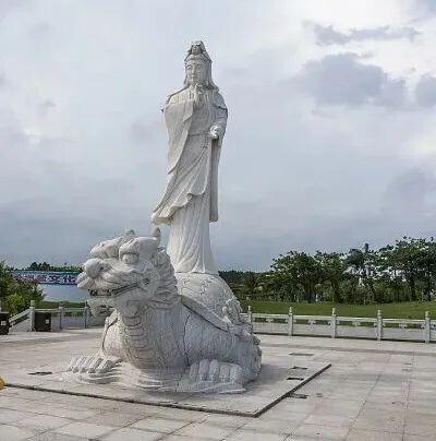 最近，这个小镇吸引了上千位企业家，为啥？