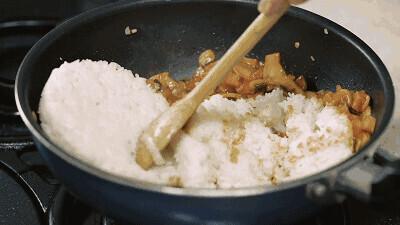 一场由「剩米饭」引发的胃病！剩饭剩菜各有“保质期”