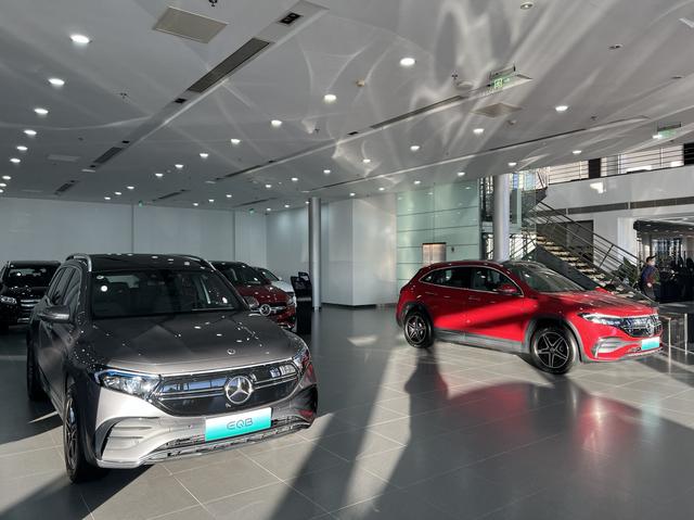 电动化战略提速，BBA集体反攻纯电市场