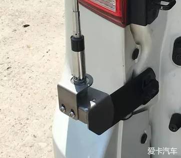 车友俱乐部简单技术改装丨我来说说长城M4巧用行李架改装车台夹边天线