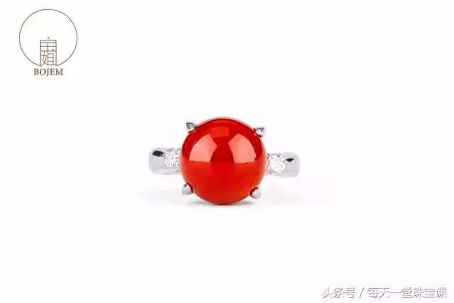 本命年戴什么珠宝（本命年的饰品是提前一年戴吗）
