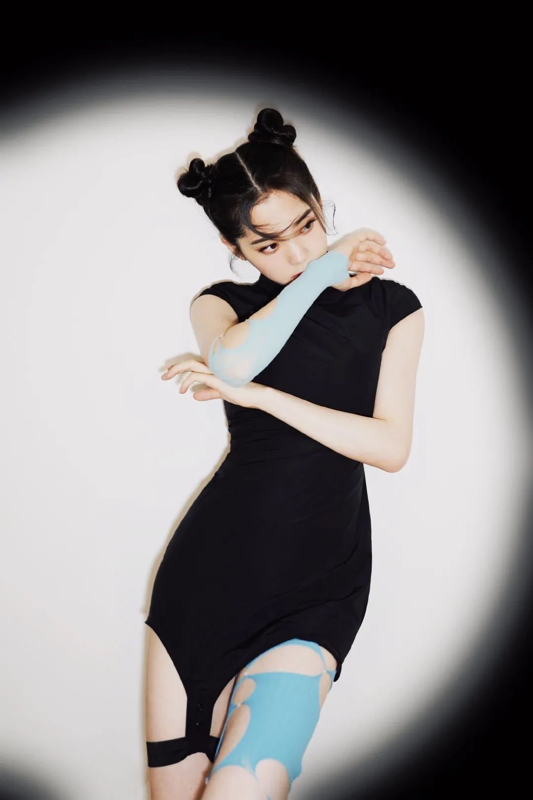 妹子写真 – 深V低胸晚礼服 欧阳娜娜，这个类型是你喜欢的嘛？_图片 No.16