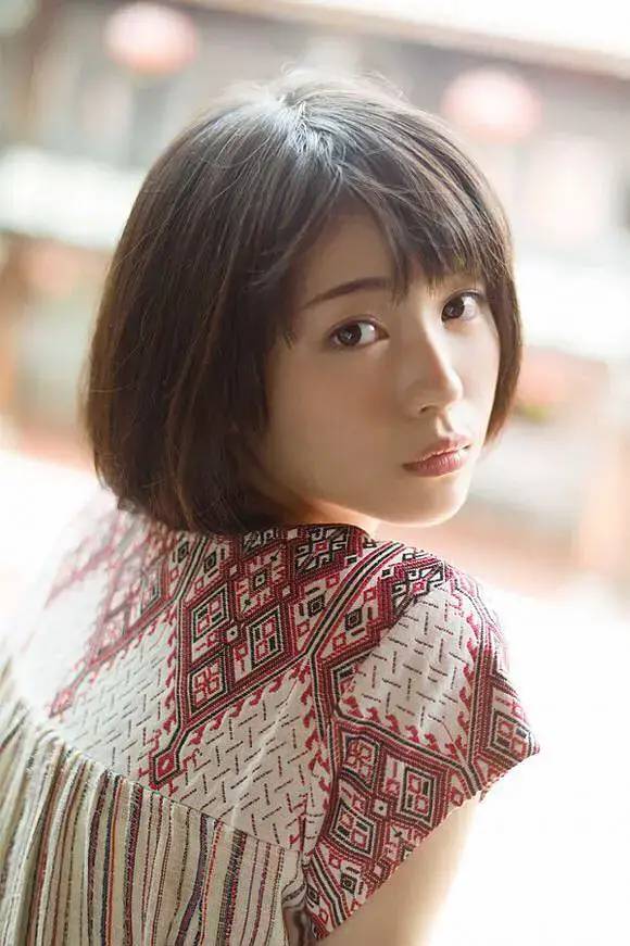 从小美到大，滨边美波不愧是日本新生代女演员的最能打的颜值担当！_图片 No.2