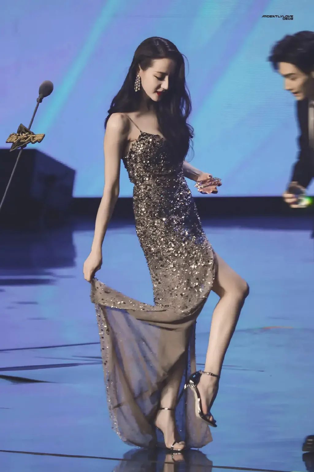 妹子写真 -王冰冰和迪丽热巴这颜值，一个可爱一个性感，我全都要.jpg_图片 No.34