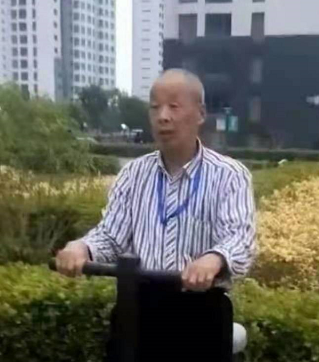 天津市七旬老人走失，患阿尔茨海默病，穿白色短袖衬衫、黑色裤子