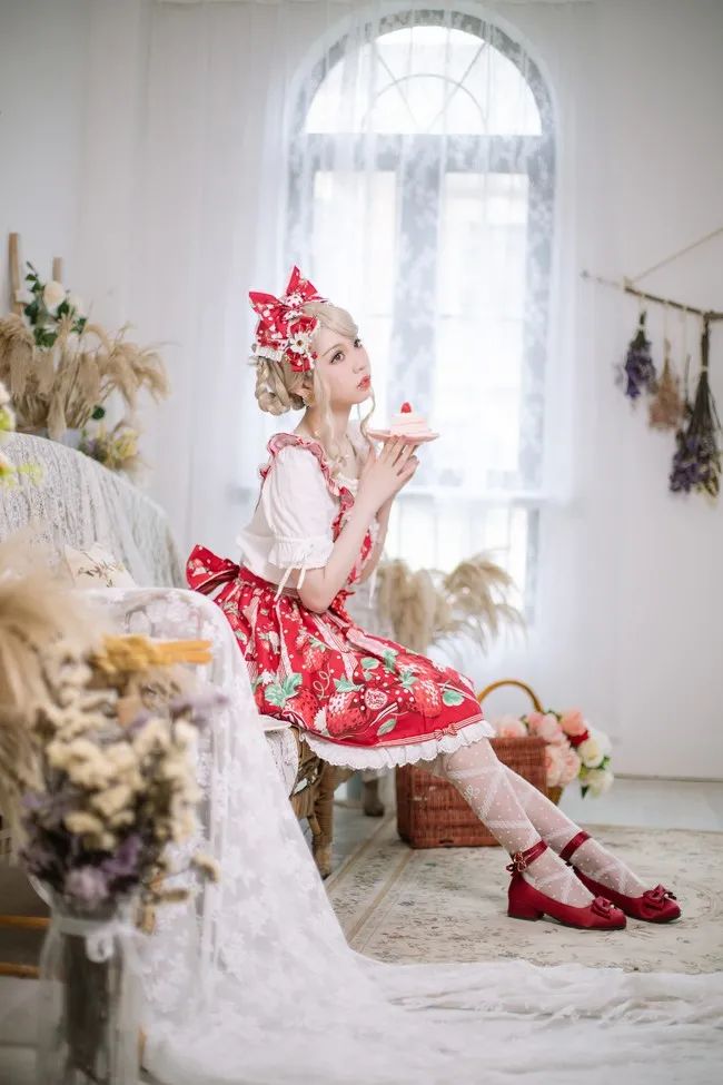 妹子摄影 – 草莓味的Lolita少女，甜美又优雅_图片 No.3