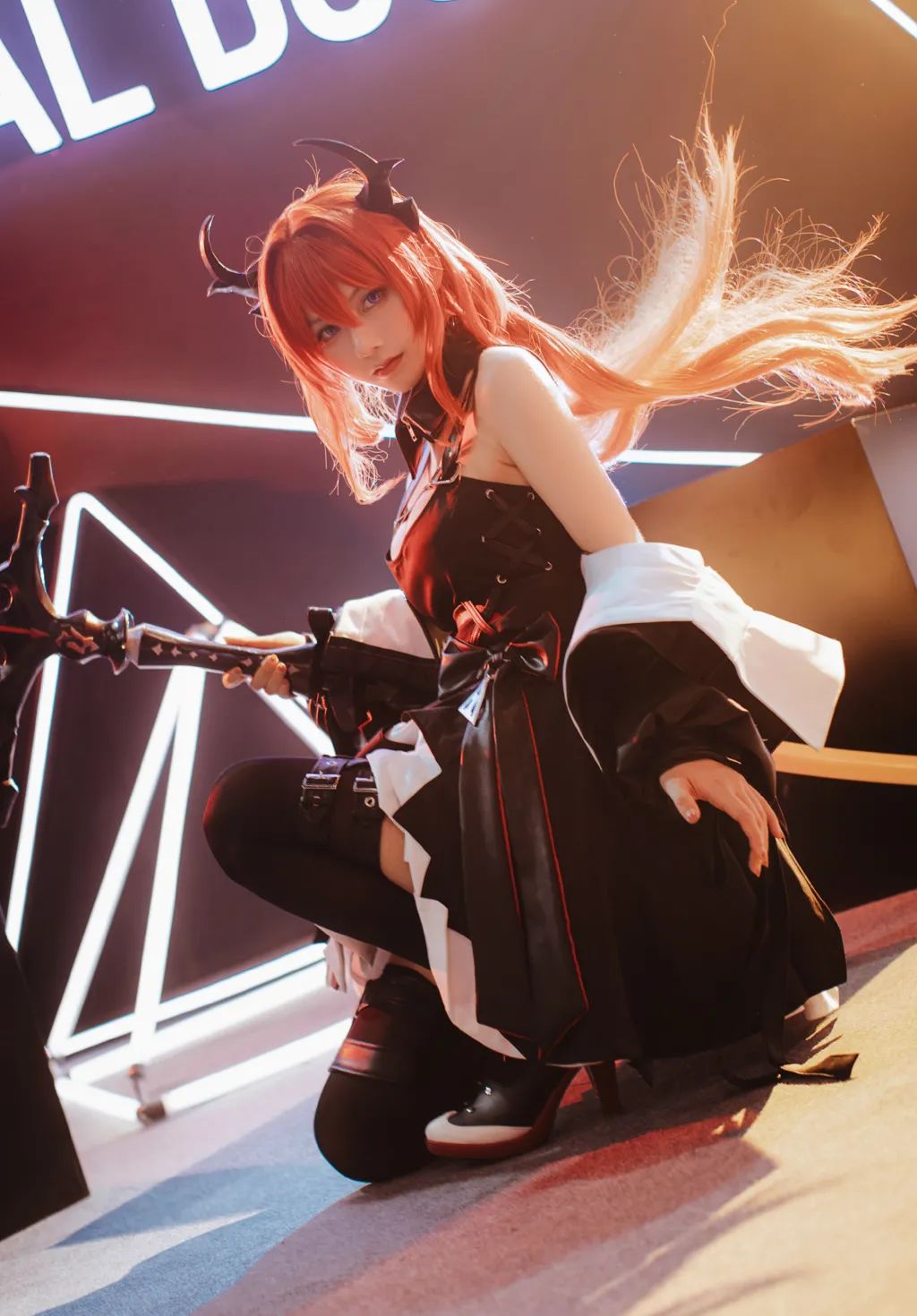 cosplay -《明日方舟》史尔特尔(@板医生)，红发女仆装太飒了！_图片 No.7