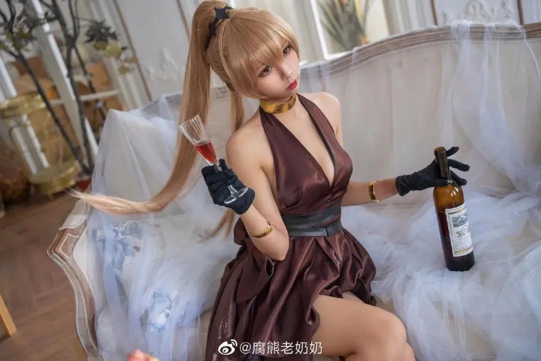 cosplay -《碧蓝航线》让·巴尔（@腐熊老奶奶），这身礼服好性感啊_图片 No.1
