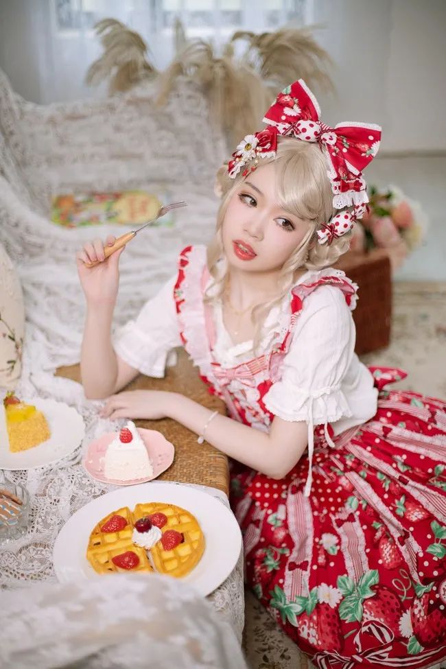 妹子摄影 – 草莓味的Lolita少女，甜美又优雅_图片 No.4