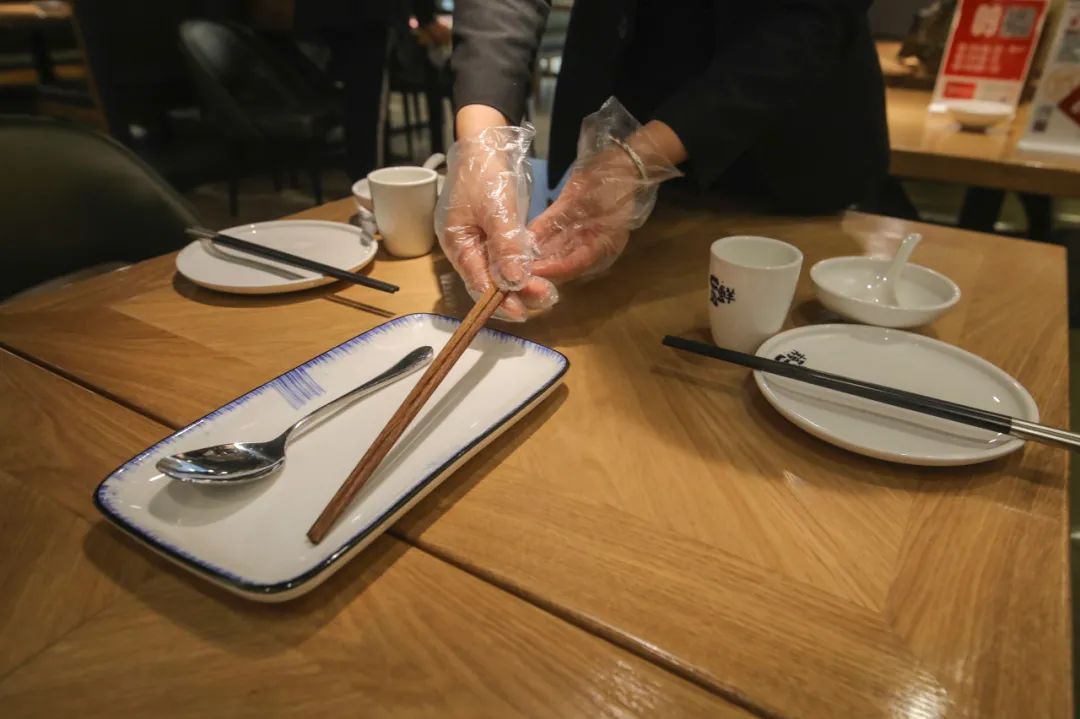 为什么日本人吃饭要用这么多碗碗碟碟？_图片 No.2