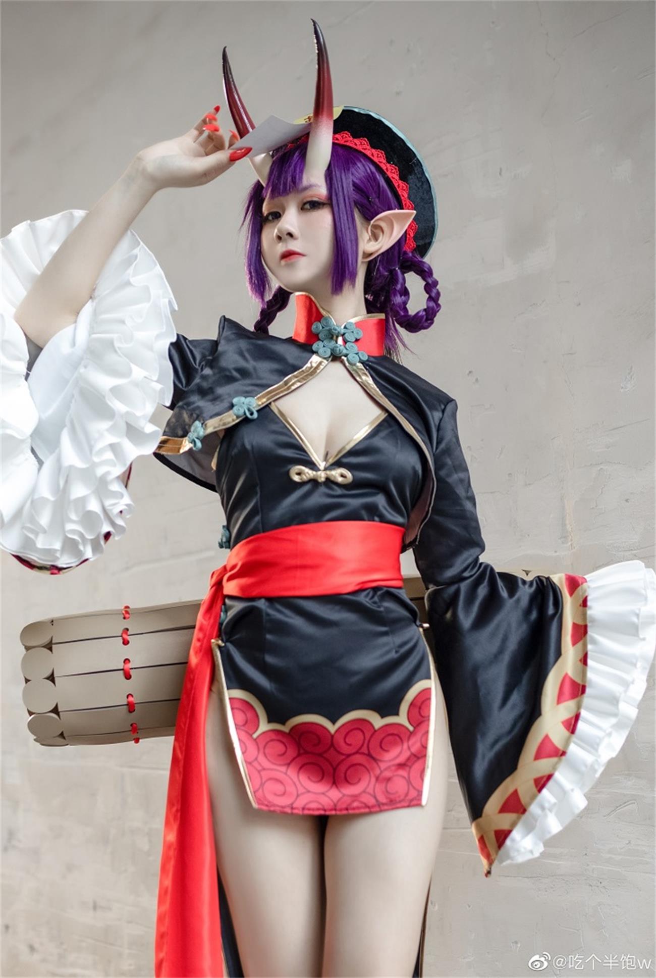 Cosplay丨fgo 酒吞童子 吃个半饱w 旗袍开叉到腰间 张牙舞爪好可爱 甜心小栈