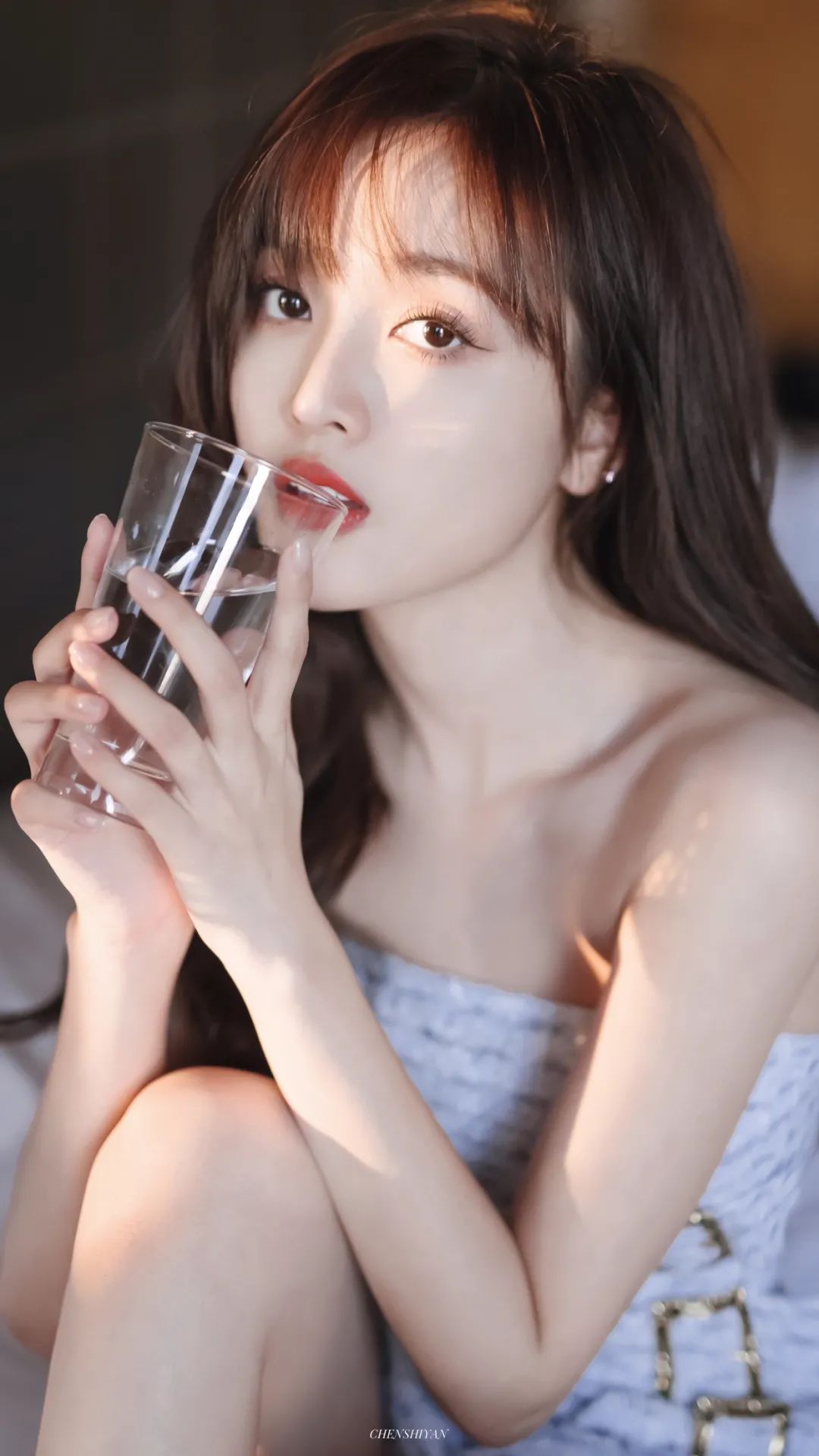 妹子写真 -红衣杨幂和吴宣仪，一起欣赏下两位女演员的颜值吧！_图片 No.4