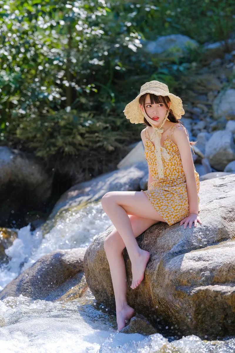 妹子摄影 – 恍如夏日柠檬一样纯净的美腿足控少女_图片 No.7