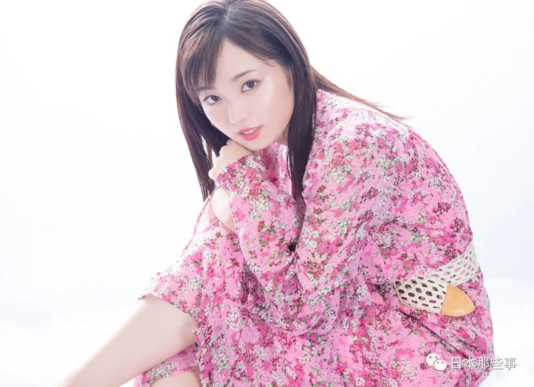 前欅坂46成员今泉佑唯公布怀孕消息，她居然跟家暴男奉子成婚了…_图片 No.5