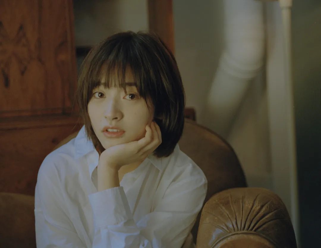 妹子写真 – 陈都灵和沈月，喜欢哪位美少女呢？_图片 No.2