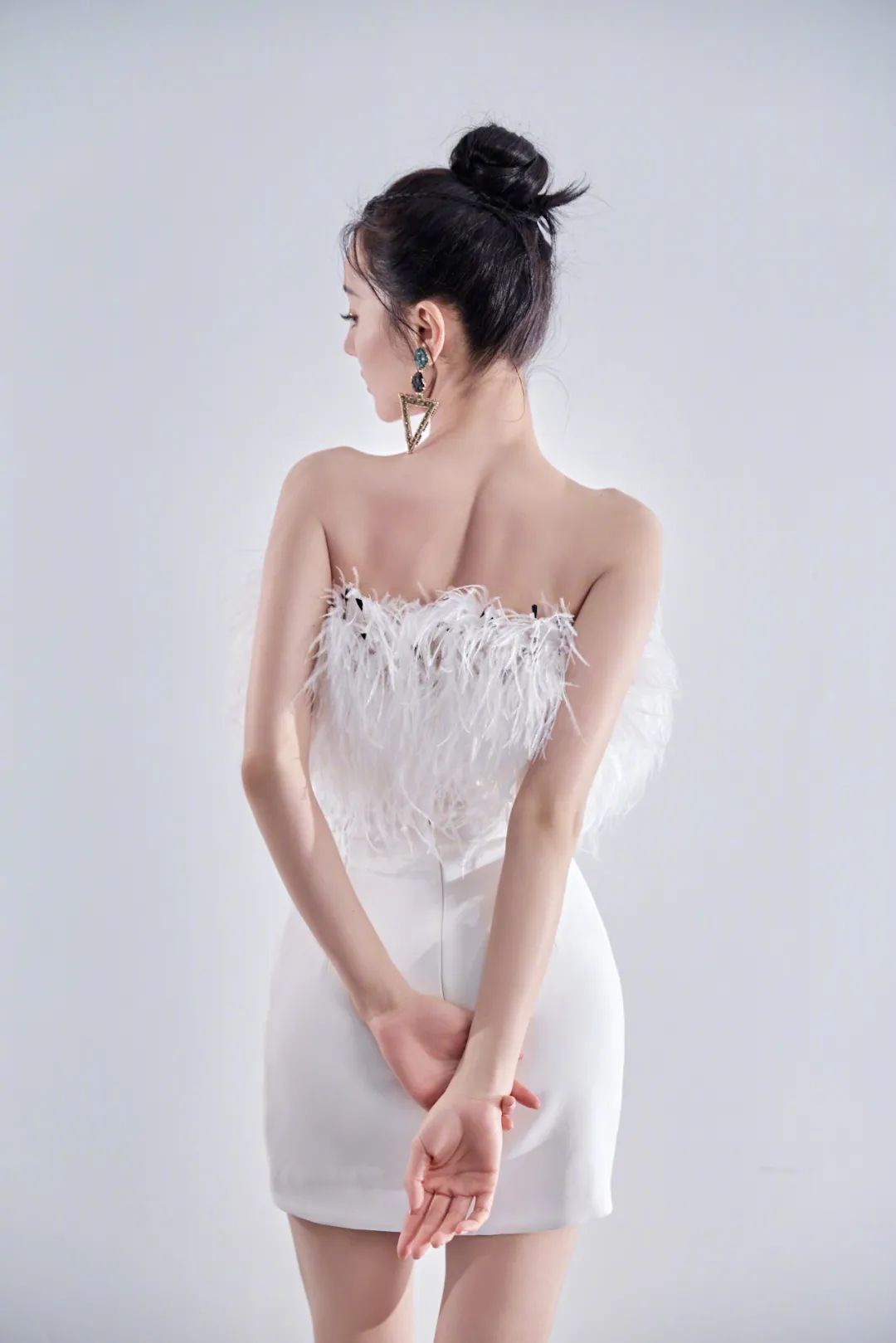 妹子写真 – 刘亦菲姐姐和迪丽热巴小公主，喜欢哪位呢？_图片 No.5