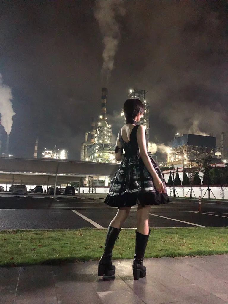 这个电锯人玛奇玛是不是很还原？超喜欢这种短发帅气小姐姐，太有感觉了！_图片 No.21