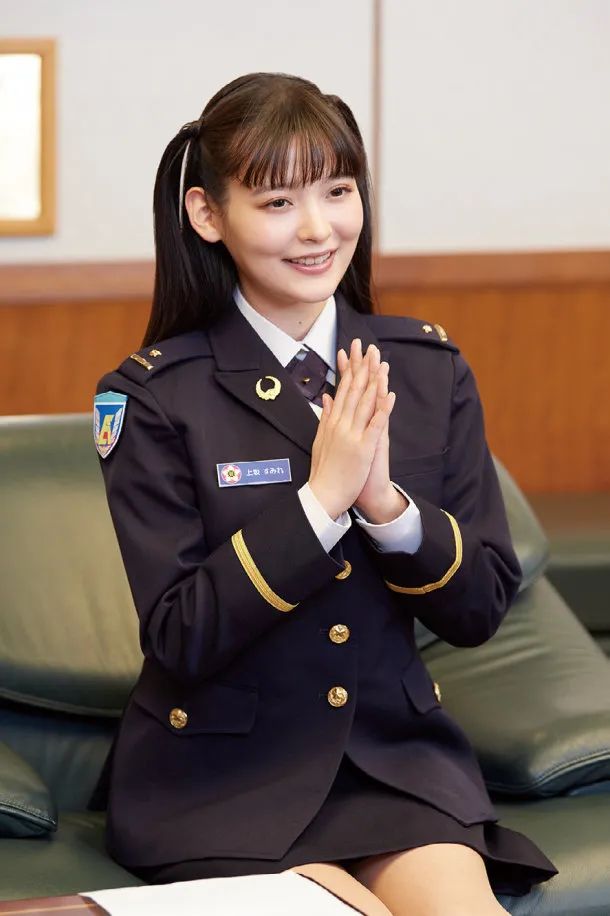 这身军装也超级动人啊！日本女声优“上坂瑾”一身军装参观日本自卫队统合幕僚监部_图片 No.3
