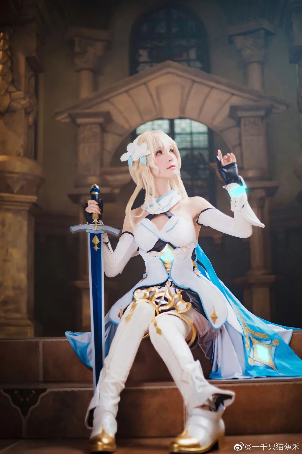 cosplay -《原神》荧(@一千只猫薄禾)，金毛小姐姐很帅气呢_图片 No.1