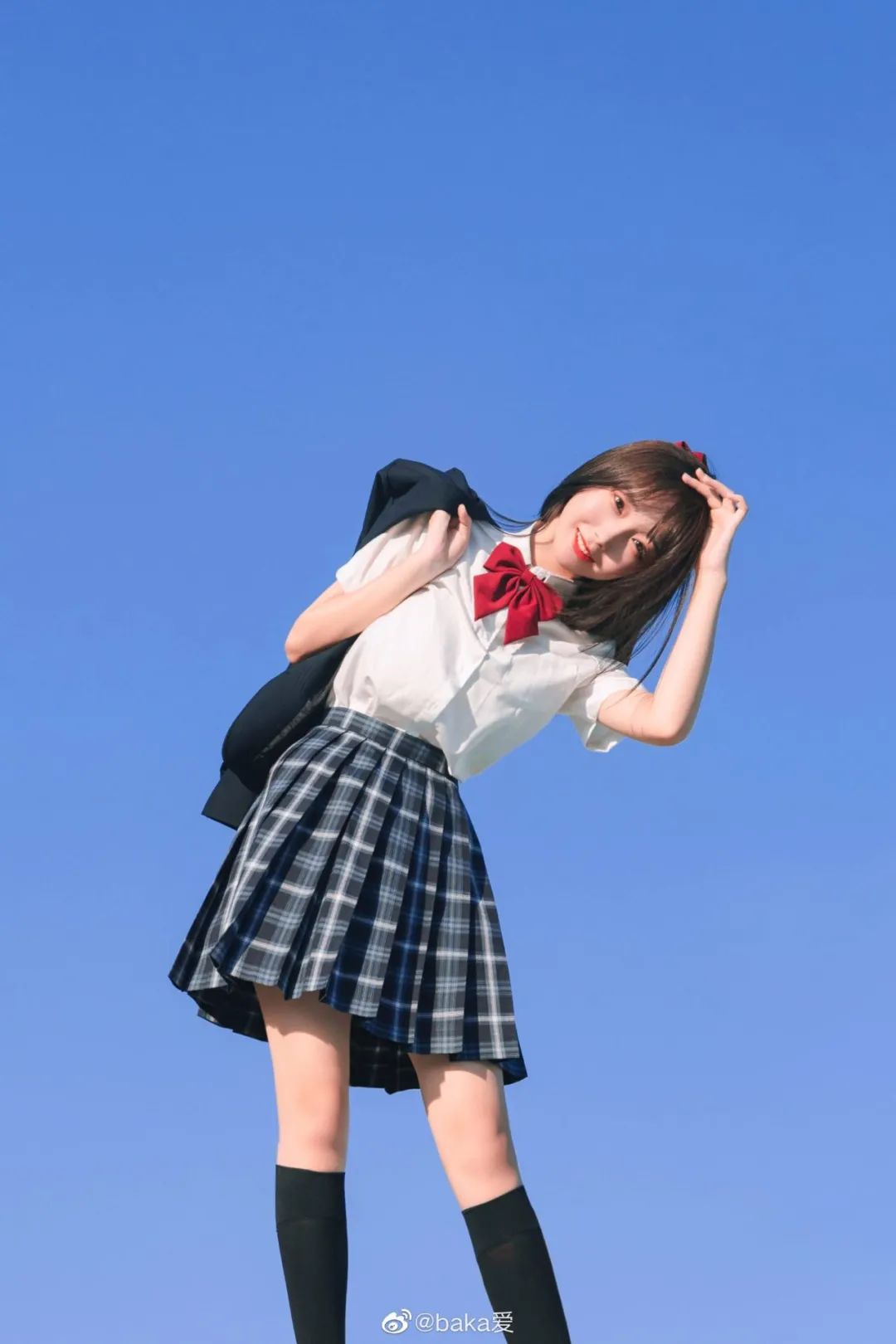 妹子摄影- JK制服可爱少女，站在高台远眺（@baka爱）_图片 No.4