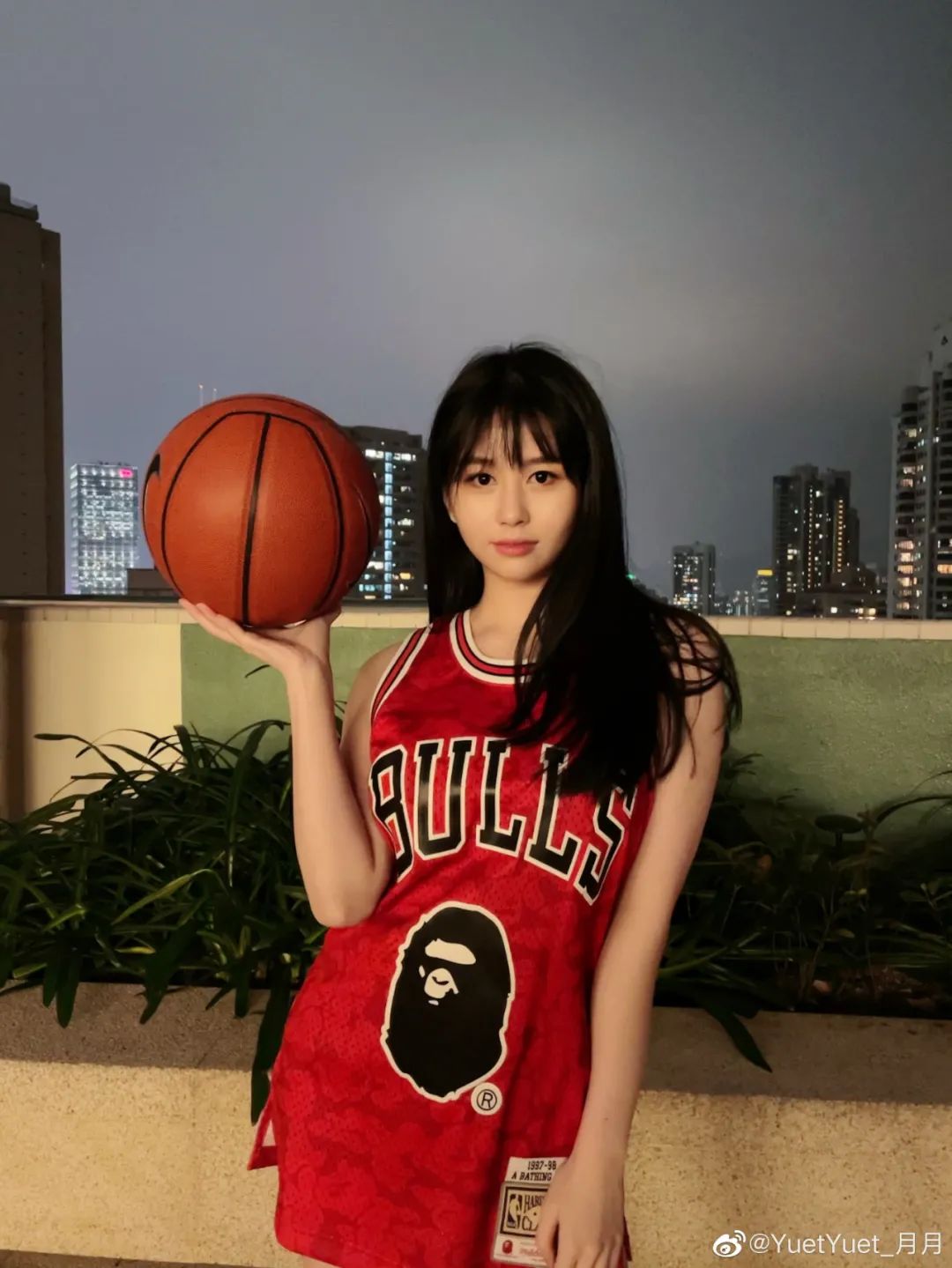 沈月cos赤木晴子很棒啊，邱淑贞这基因还是很强大的！_图片 No.1