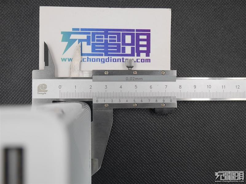 体积最小的双向快充！20000mAh小米移动电源2评测