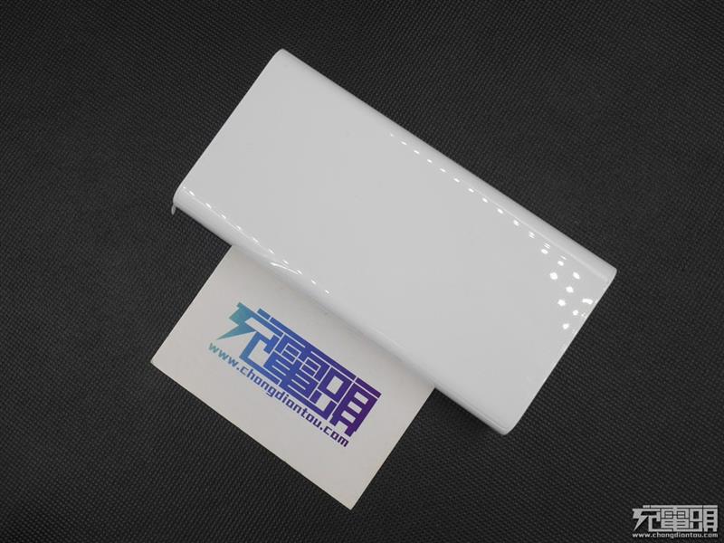 体积最小的双向快充！20000mAh小米移动电源2评测