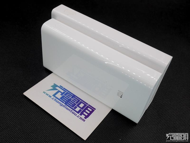 体积最小的双向快充！20000mAh小米移动电源2评测