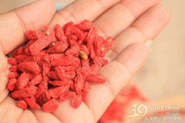 枸杞子并非人人能吃，吃错了对于身材形成3大损害！（内附选购办法）