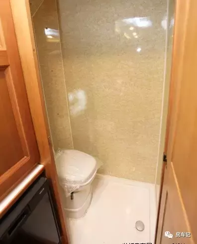 房车评测，自行式C型房车华晨金杯阁瑞斯，自动挡房车