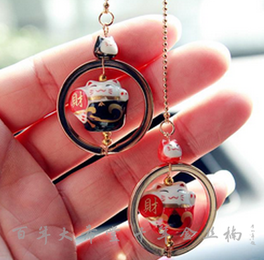 挂什么汽车挂件代表什么样的祝福和审美，你的车上挂对了吗？