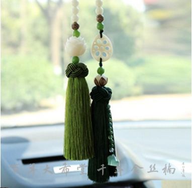 挂什么汽车挂件代表什么样的祝福和审美，你的车上挂对了吗？
