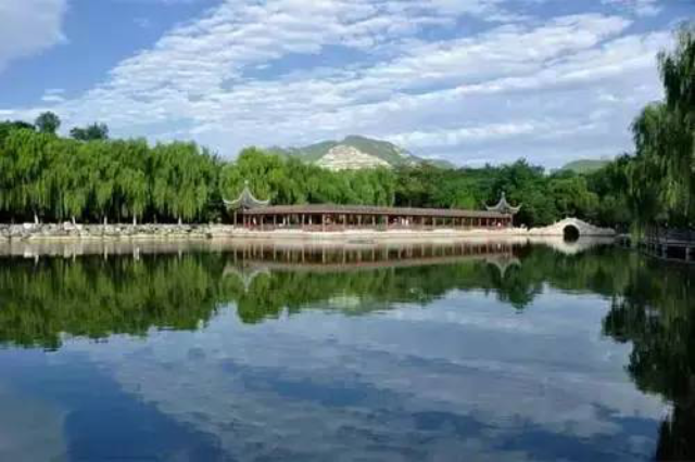 只是去个公园，却翻了几座山！