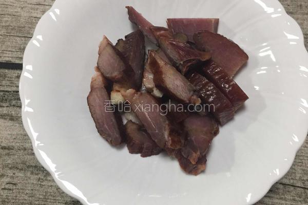 腊肉别再蒸着吃，4款家常做法简单又美味，好吃的不要不要的！
