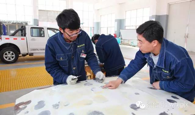 威海要学汽车维修的小朋友不用再去蓝翔技校了，威海机械工程高级技工学校更胜一筹！
