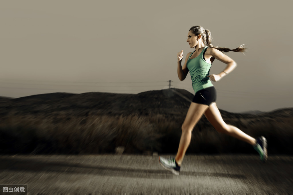 每天1小時跑步，與1小時力量訓練的人，1年後運動效果哪種好？