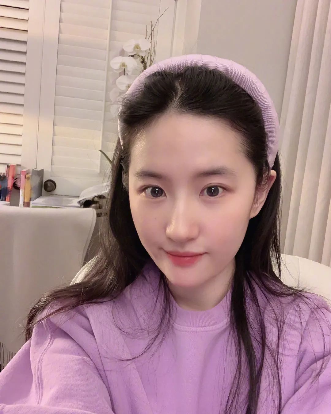 妹子写真 – 刘亦菲姐姐和迪丽热巴小公主，喜欢哪位呢？_图片 No.15