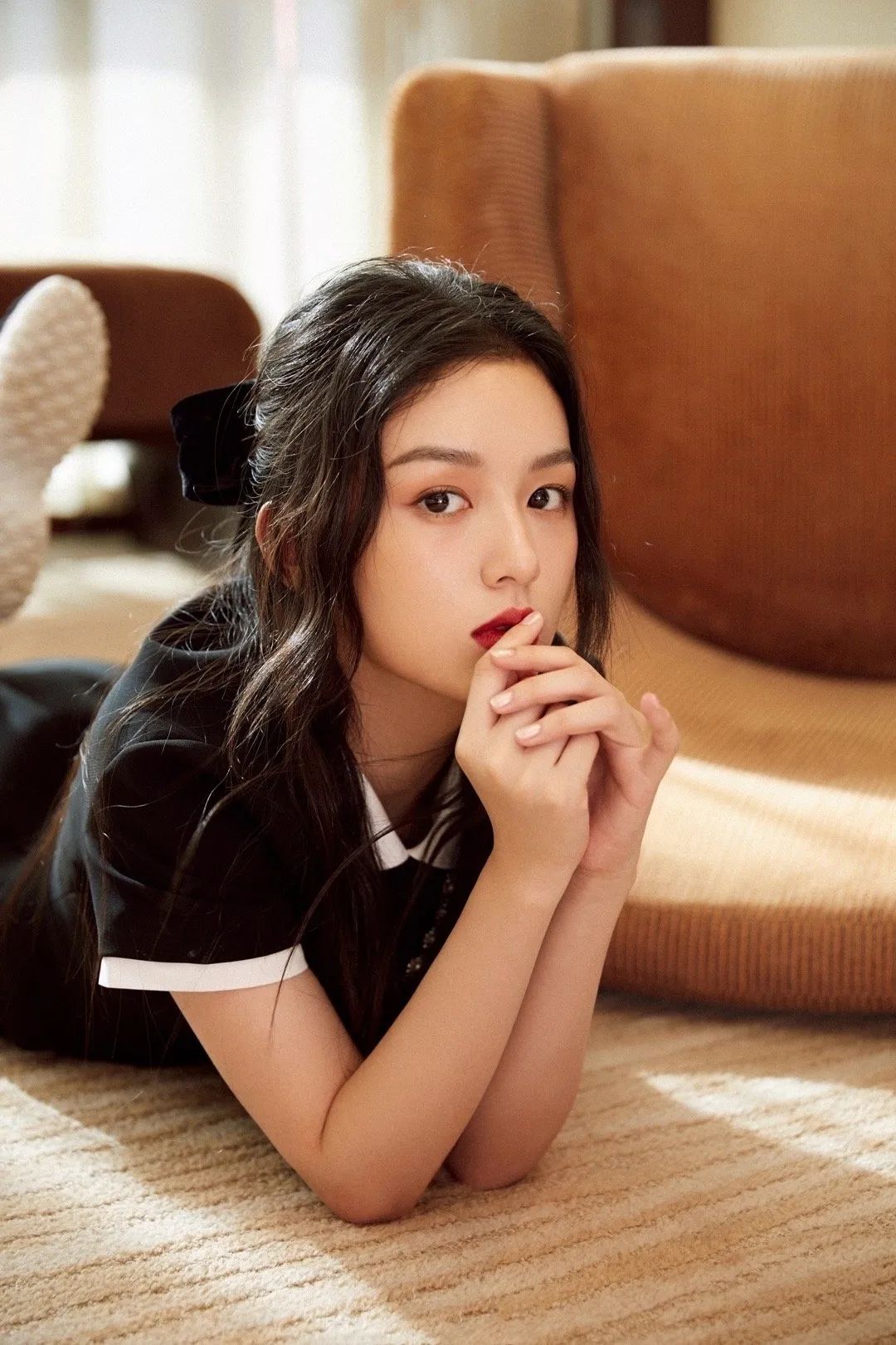 妹子写真 -泰勒和周也两位女星，你更喜欢哪种类型呢？_图片 No.7