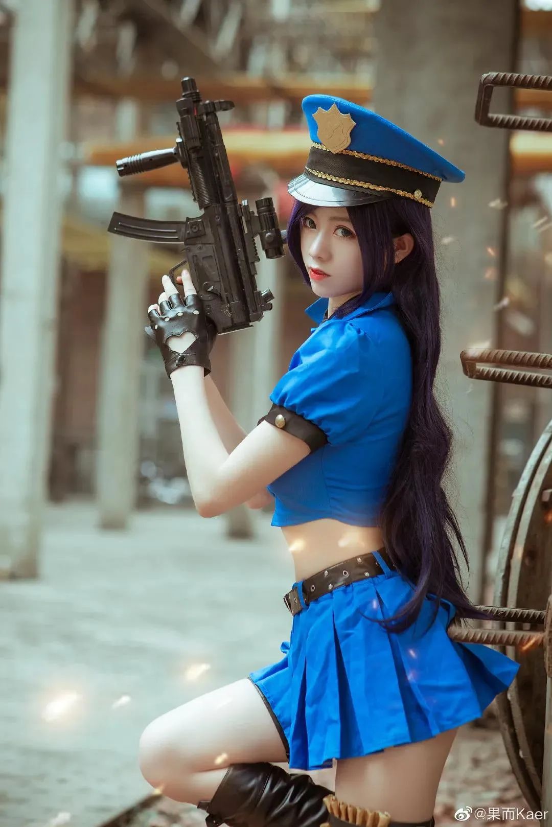 cosplay -《英雄联盟》皮城女警 凯瑟琳（@果而Kaer吖），小短裙女警是来秀腿的吧_图片 No.4