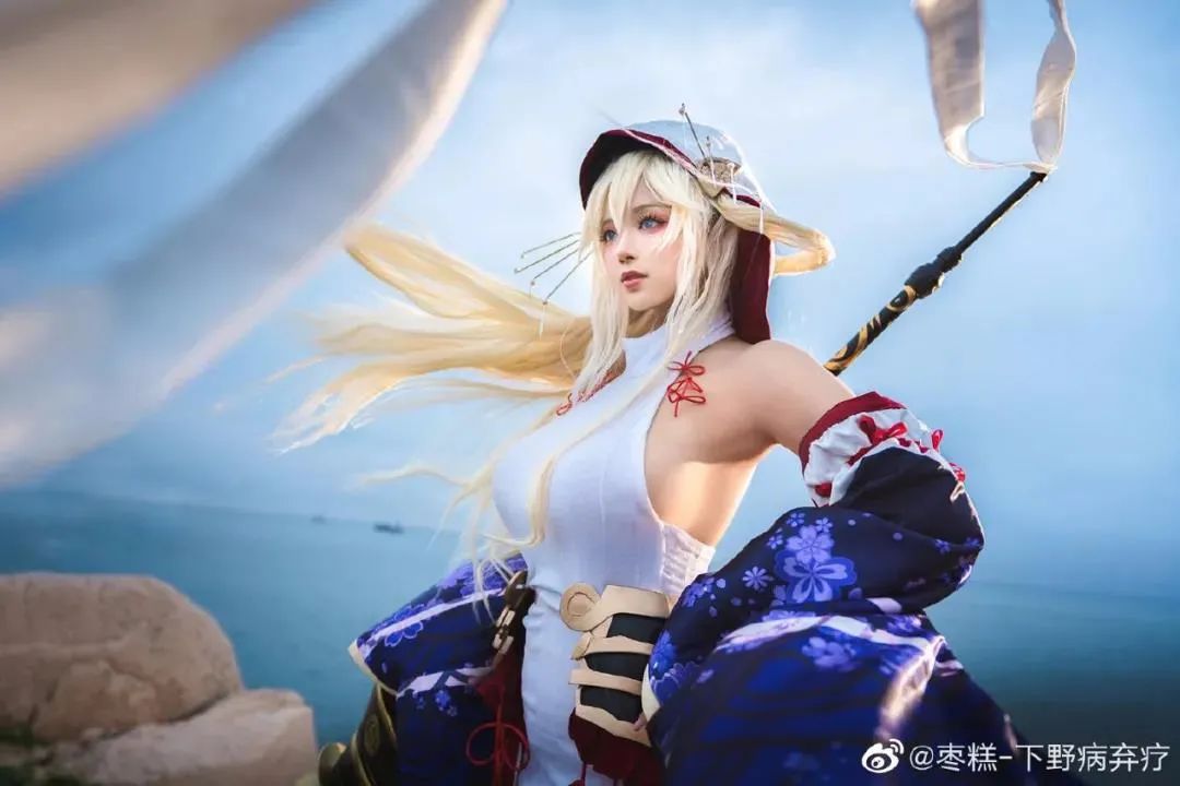 cosplay -《万灵起源》真绫（@枣糕-下野病弃疗），这大长腿很有力量感_图片 No.5