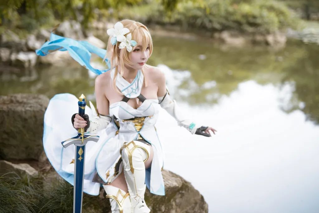 cosplay -《原神》荧(@板医生)，这香肩把人看馋了！_图片 No.6