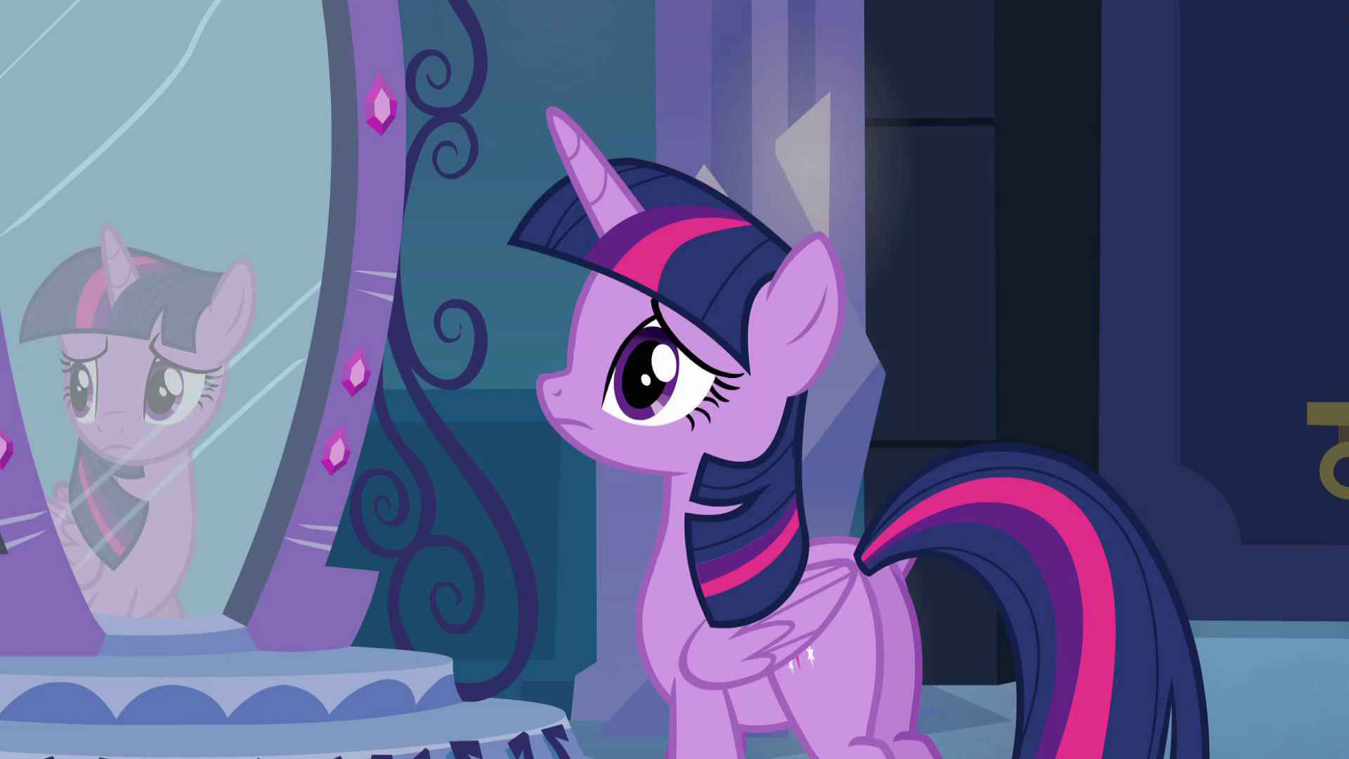 Twilight_standing_in_front_of_the_mirror_EG.png