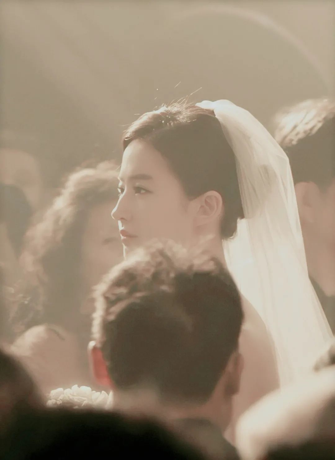 妹子写真 – 刘亦菲和《信条》女主伊丽莎白·德比茨基，都是神仙美人啊！_图片 No.26