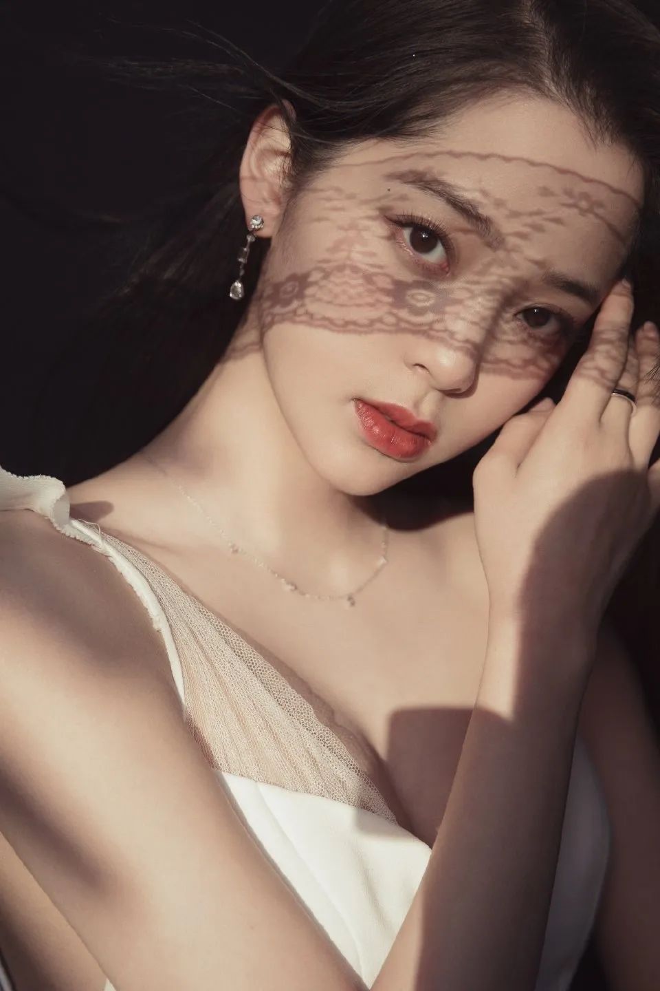 妹子写真 – 深V低胸晚礼服 欧阳娜娜，这个类型是你喜欢的嘛？_图片 No.8