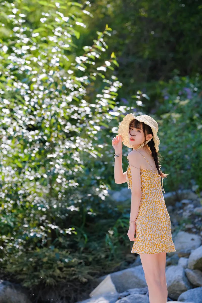 妹子摄影 – 恍如夏日柠檬一样纯净的美腿足控少女_图片 No.5