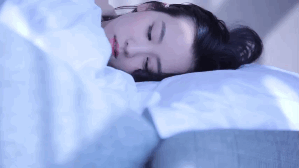 妹子写真 – 陈都灵和沈月，喜欢哪位美少女呢？_图片 No.15