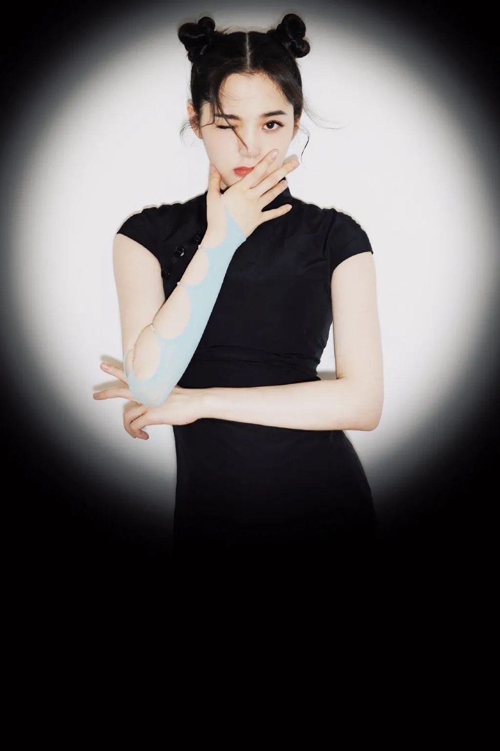 妹子写真 – 深V低胸晚礼服 欧阳娜娜，这个类型是你喜欢的嘛？_图片 No.13