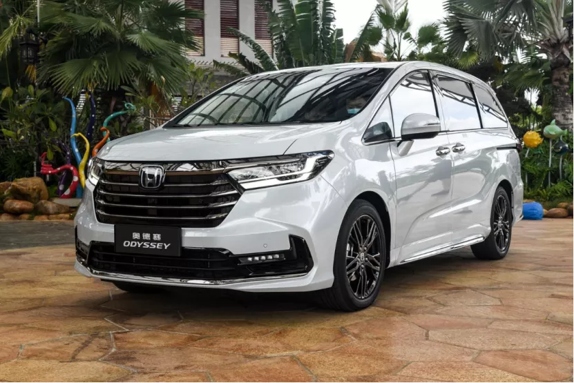 威马新能源车在充电站自燃；北汽BJ212将推出新一代车型